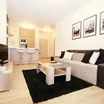Livin Apartments Santocka